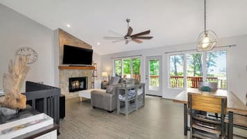 Smart TV, fireplace, stereo, offices