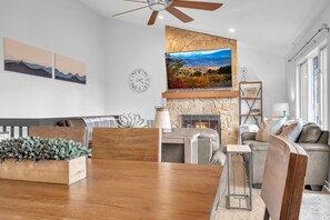 Smart TV, fireplace, stereo, offices - Gather | 4BR | HotTub | Game | View | 2 LivingQtrs | Pets OK (Beech Mountain)