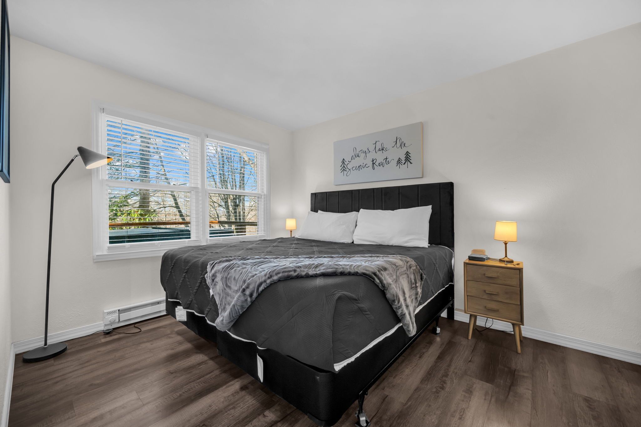 3 bedrooms, WiFi (free), bed sheets