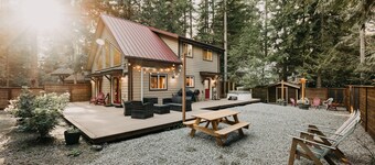 Mt. Baker Rim Cabin #24 - Hot Tub - WiFi - A/C - BBQ