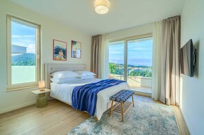 4 chambres, bureau, fer et planche à repasser, accès au Wi-Fi (inclus)
