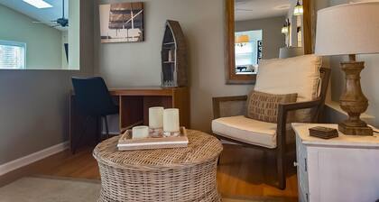 Lakeside Escape ~ Waterfront w/Hot Tub (NEW DOCK!)