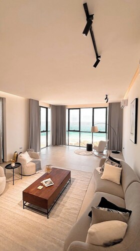 Sea : A Refined Coastal Retreat