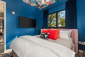 3 bedrooms, iron/ironing board, travel crib, free WiFi - The Optimistic | Pool, Parking, Lounge, Balcony (Nashville)