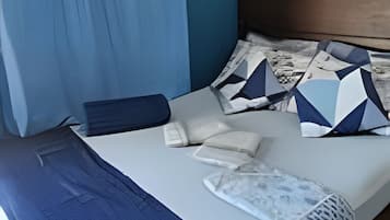 1 bedroom, desk, free WiFi, bed sheets