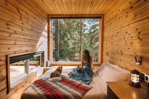 1 bedroom, desk, laptop workspace, bed sheets - Postcard Cabins Mount Adams, Outdoor Collection by Marriott Bonvoy (Glenwood)