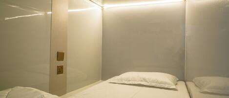 Luxury Capsule Room | Wi-Fi ฟรี
