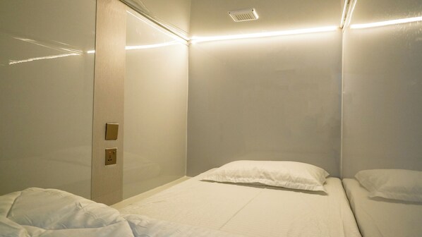 Luxury Capsule Room | 무료 WiFi