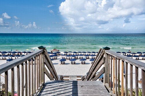 The Sanctuary @ Seacrest Beach w/private pool + 560sf screened outdoor living!