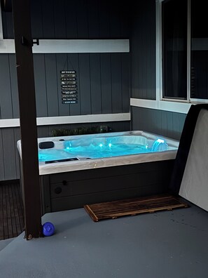 مغطس سبا داخلي