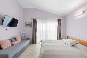4 chambres, fer et planche à repasser, accès au Wi-Fi (inclus)