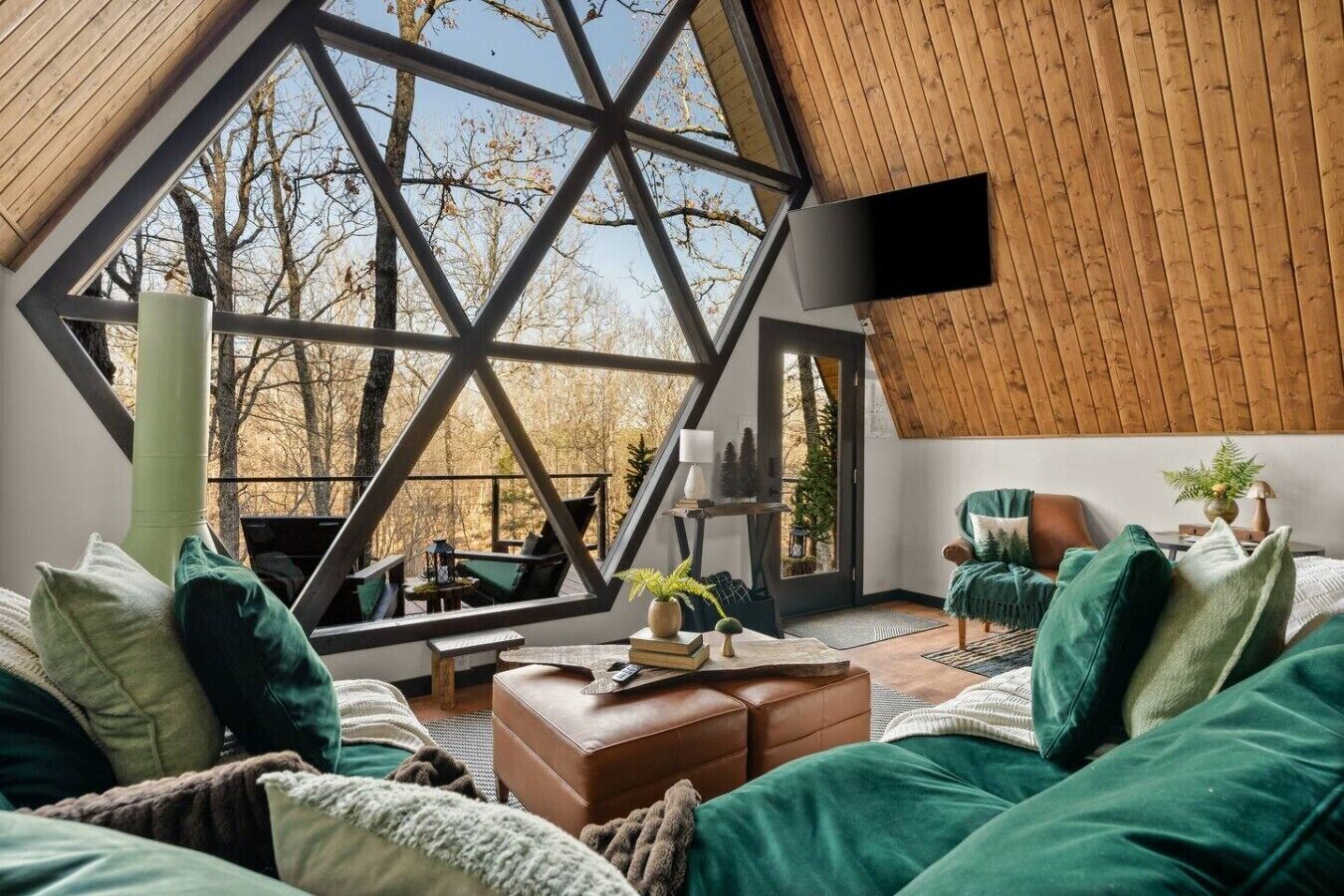 Evergreen Dreams | A-frame Retreat + Hot Tub/sauna - Arkansas