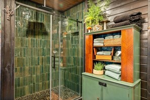 Hair dryer, towels - Evergreen Dreams | A-Frame Retreat + Hot Tub/Sauna (Polk County)