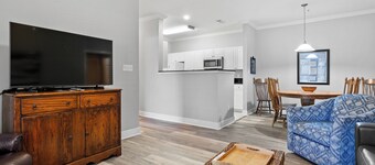 Relaxing Affordable Condo Near Beach, Owa and Ballfields!