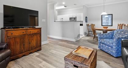 Relaxing Affordable Condo Near Beach, Owa and Ballfields!