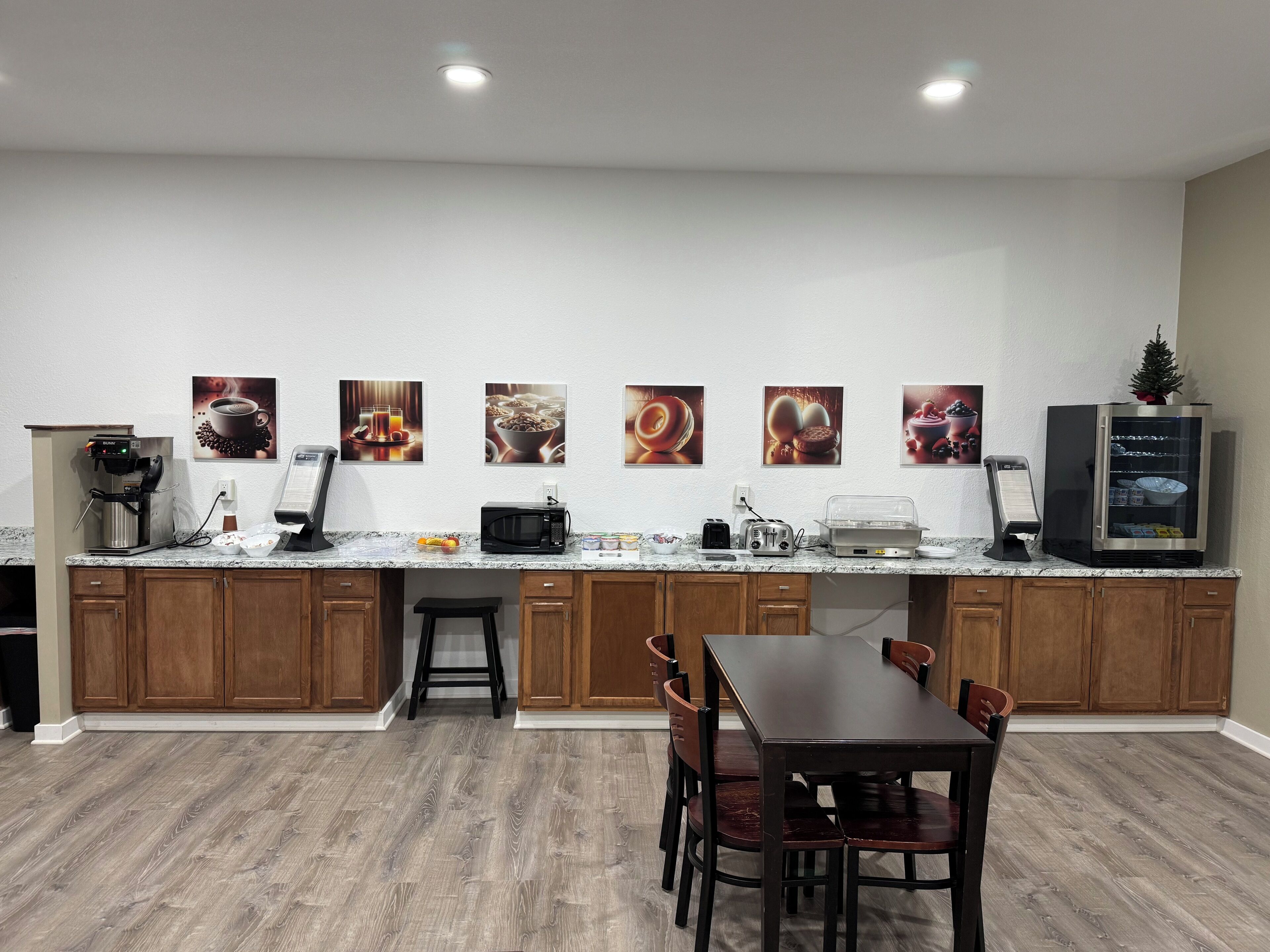 Free daily continental breakfast 