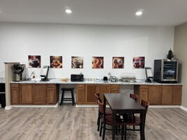 Free daily continental breakfast