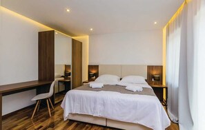 4 bedrooms, iron/ironing board, travel crib, free WiFi