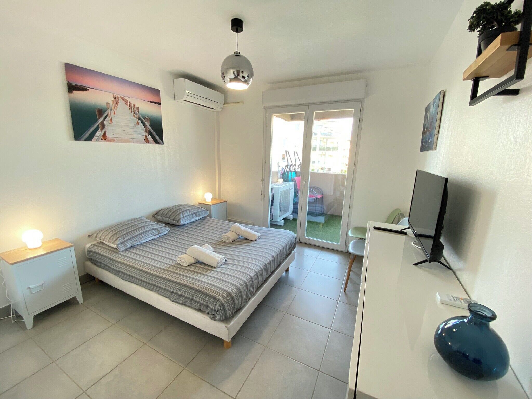 2 bedrooms, iron/ironing board, travel cot, WiFi