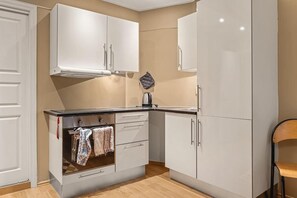 Kühlschrank, Herdplatte, Geschirrspüler