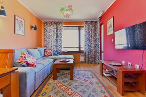 Smart TV - Cedar Lodge III - One BDRM Flat B18 Across from the Gondola Station! (Bansko)