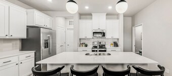 The Mark, B/CS - Luxurious 2BD/2BA condo 5 min from Downtown Bryan - New Listing