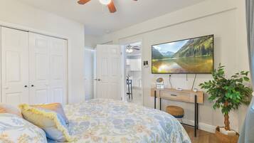 3 kamar tidur, setrika/meja setrika, Wi-Fi, dan seprai linen