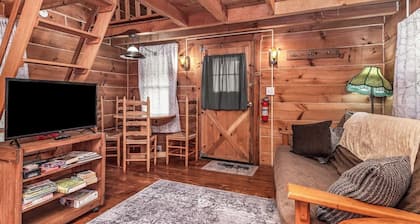 Crooked Creek - Rustic Cabin