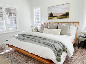 2 slaapkamers, een bureau, een strijkplank/strijkijzer, gratis wifi