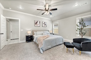 3 bedrooms, iron/ironing board, WiFi, bed sheets - Sugar Pine Family Stay (Springdale)