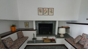 Unclassified image, 2 of 20, button