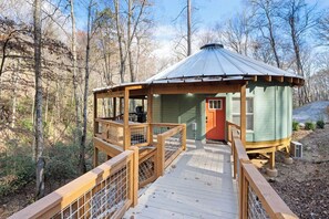 Property grounds - Tumbling Brook:  Romantic Luxury Yurt Getaway in the Smoky Mountains (Bryson City)
