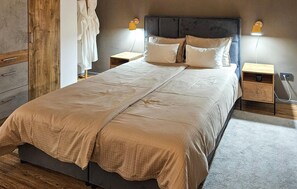 2 bedrooms, in-room safe, travel cot, free WiFi - 2 bedroom nice home in Radoisce (Radoisce)