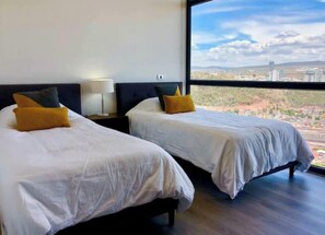 2 bedrooms, iron/ironing board, bed sheets