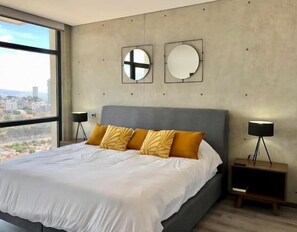 2 bedrooms, iron/ironing board, WiFi, bed sheets - Amplio Lujoso 2hab 6pax Alberca Gym BBQ C5
(Santiago de Querétaro)