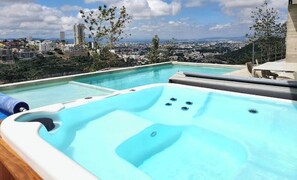 Outdoor spa tub - Amplio Lujoso 2hab 6pax Alberca Gym BBQ C5
(Santiago de Querétaro)