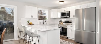Spacious Family Villa only 13 mi from Silverwood!