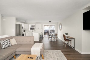 TV, offices - Hayden Villa 13 mi from SILVERWOOD (Hayden)
