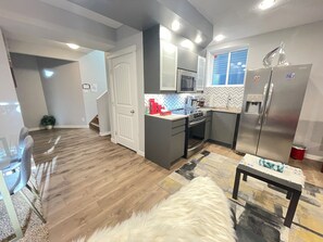 Private kitchen - Charming Legal Suite Ensuite BSMT, Two Beds, Two Baths (Calgary)