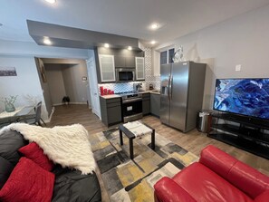 Smart TV, computer monitors