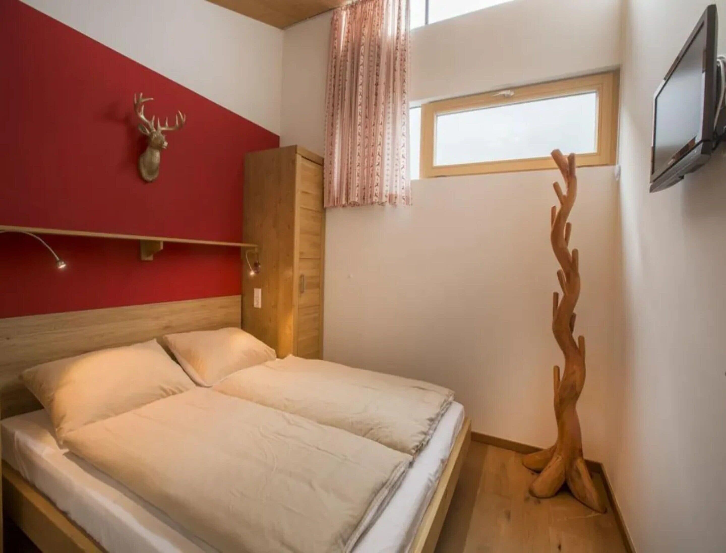 3 bedrooms, bed sheets