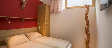 House | 3 bedrooms, bed sheets