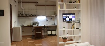 Cozy studio with a private sky-lit courtyard, near transport and local amenities