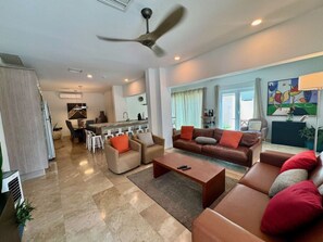 Smart TV, fireplace, stereo