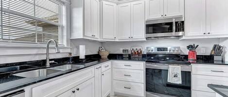 Microwave, oven, dishwasher, coffee/tea maker