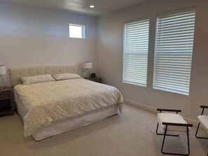 7 bedrooms, WiFi, bed sheets