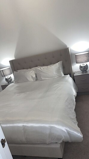 1 bedroom, WiFi, bed sheets - Spacious apartment with WiFi in Barking (Barking)