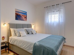 Apartment | 2 bedrooms, individually furnished, iron/ironing board