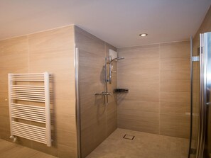 Apartment | Bathroom