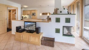 House | Living room - Maisonette Stay for 8 Guests (Wald im Pinzgau)